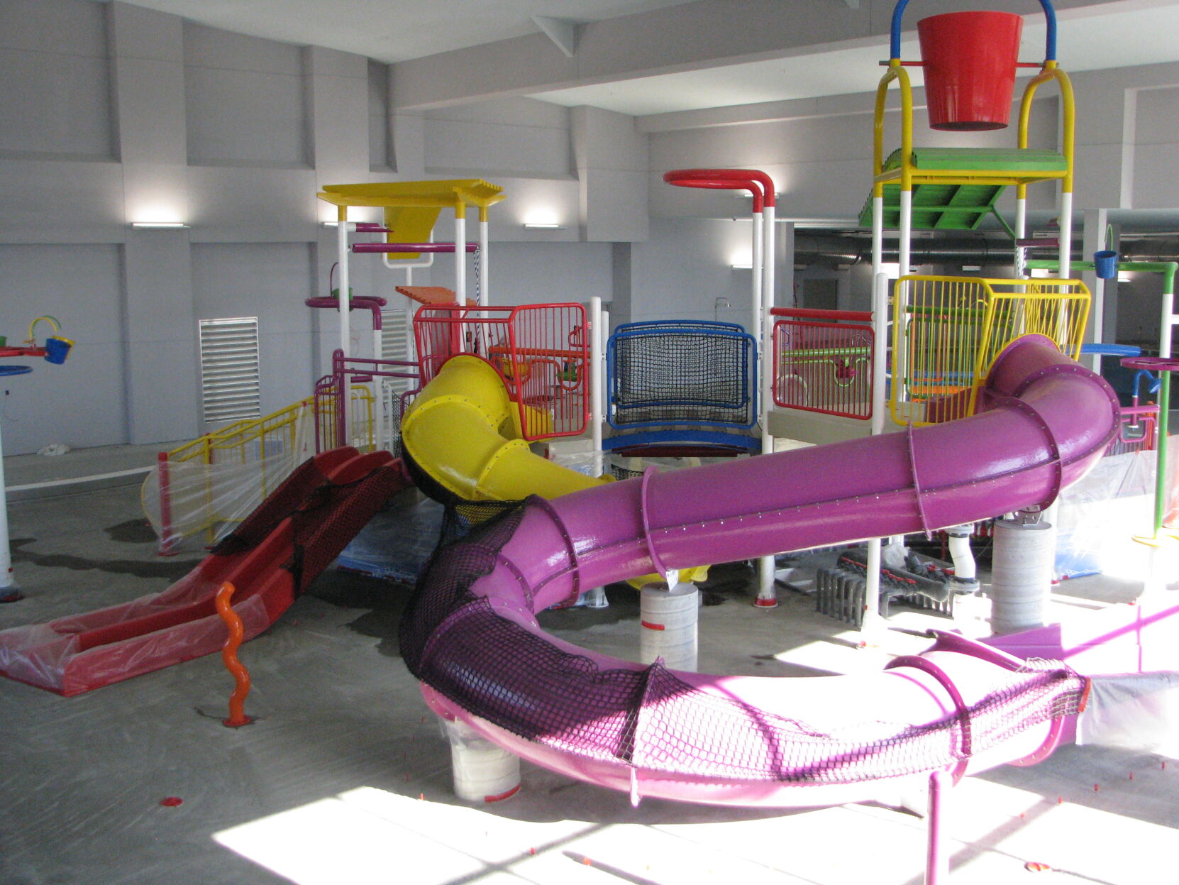Crowne Plaza - water slides